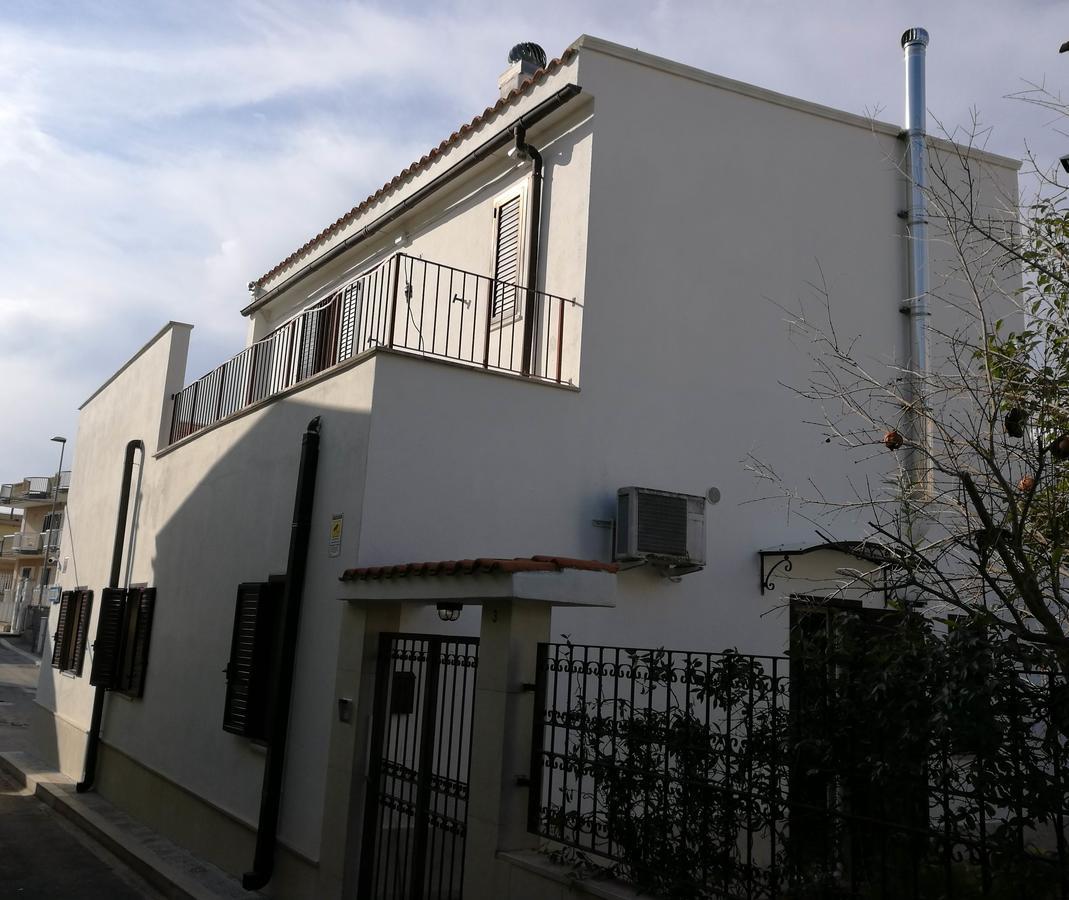 Il Giardino Di Niu Bed & Breakfast Palombaio Dış mekan fotoğraf