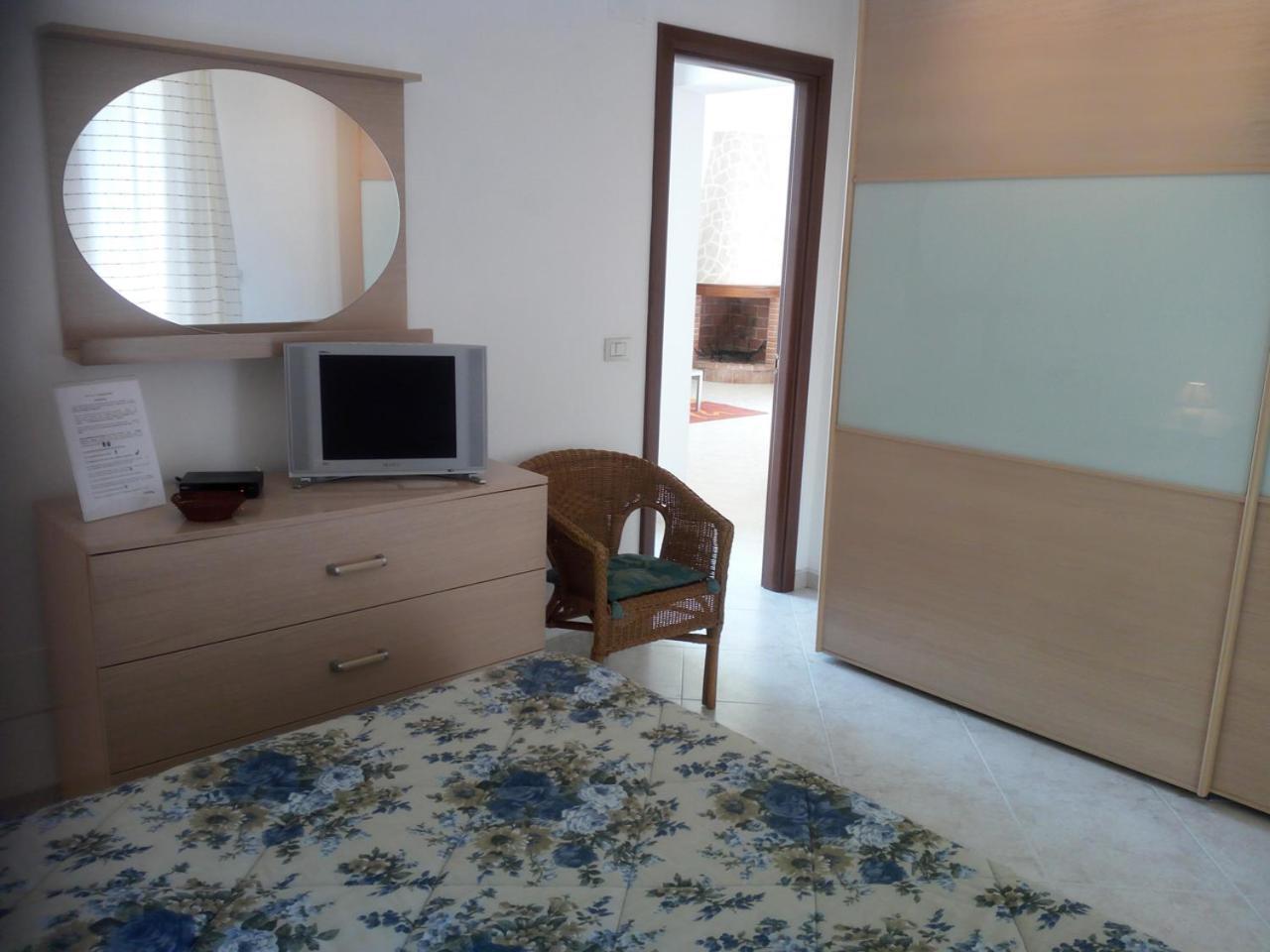 Il Giardino Di Niu Bed & Breakfast Palombaio Dış mekan fotoğraf